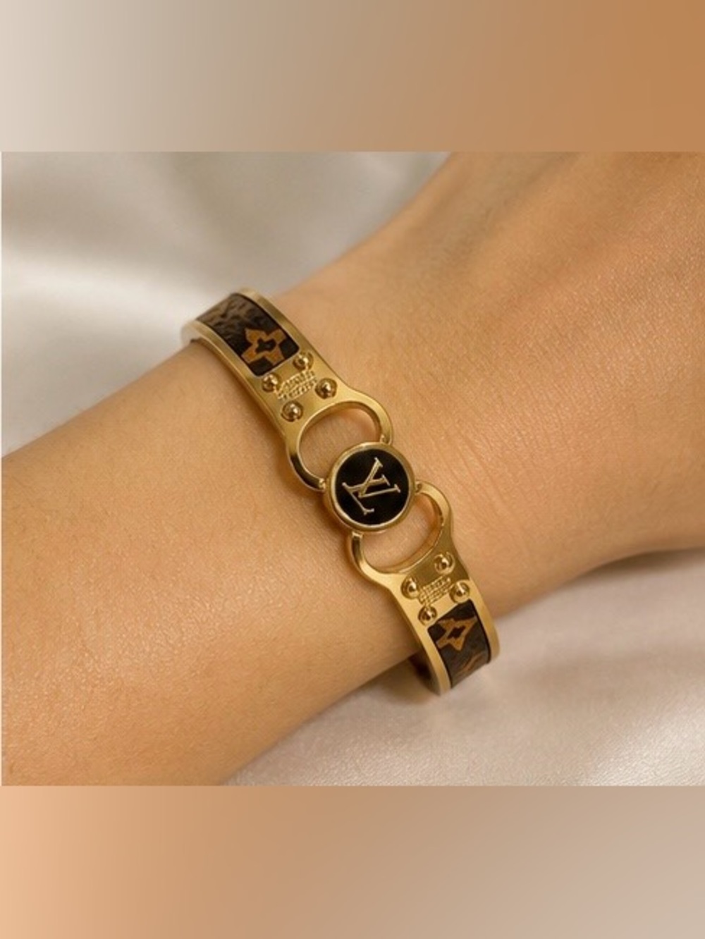 ✨Designer Inspired Monogram Style Gold Tone Hinged Bangle Bracelet✨